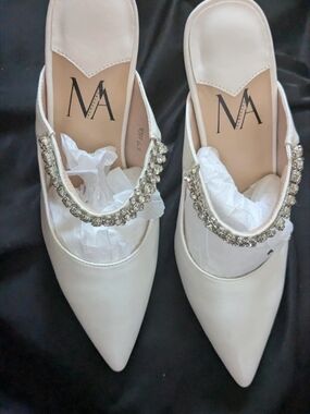 MIRAAZZURRA Rhinestone Strappy Pointed-Toe White Mules 6.5